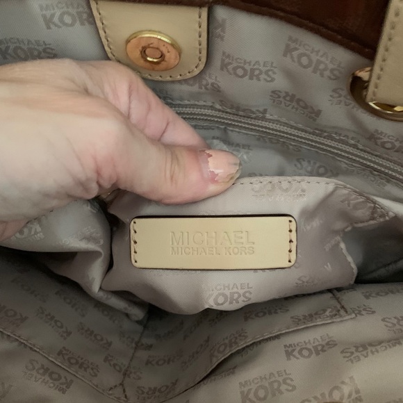 Michael Kors Signature Mirror Metallic Tote - Picture 6 of 14